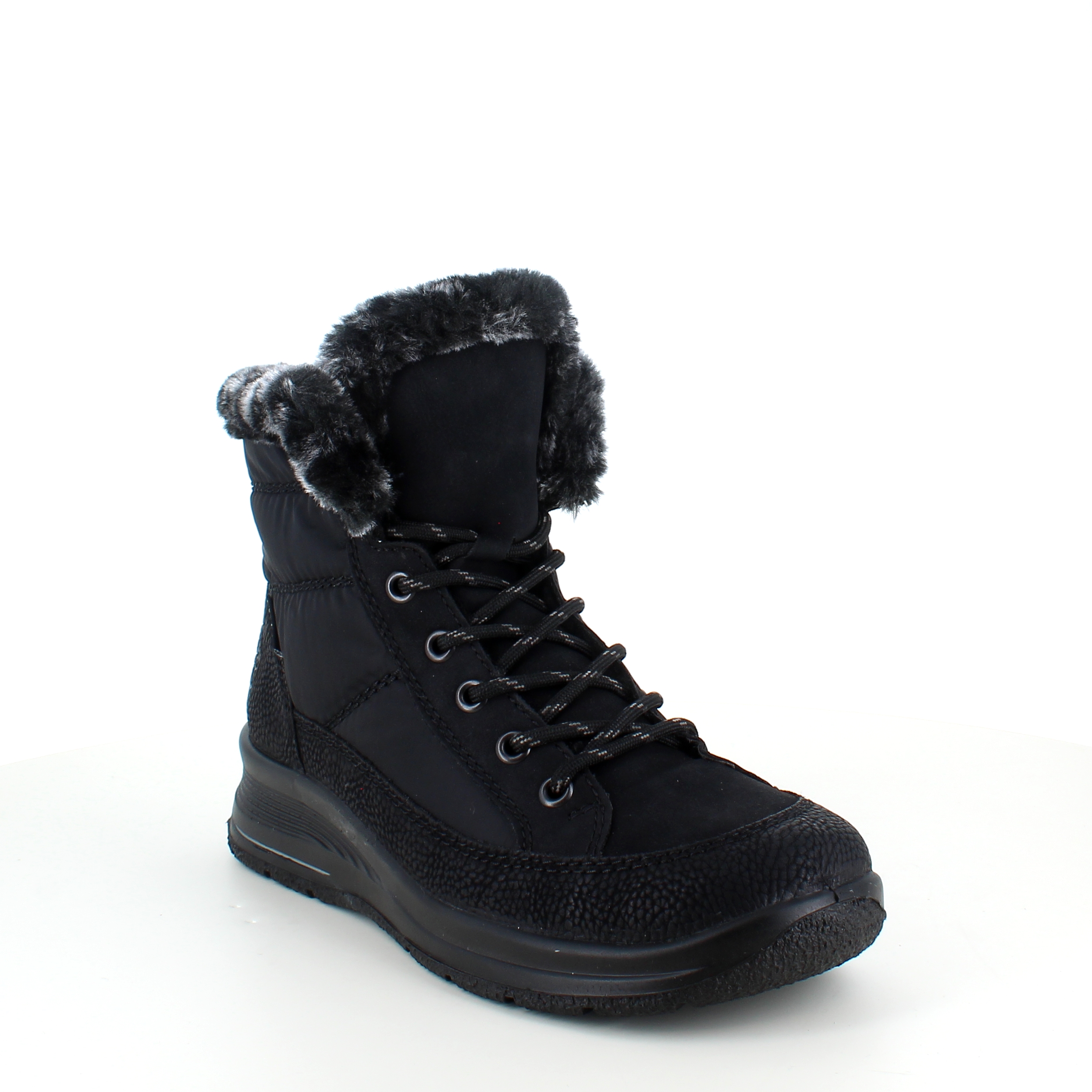 Varm vinterstøvel fra Rieker med imitert pelskant