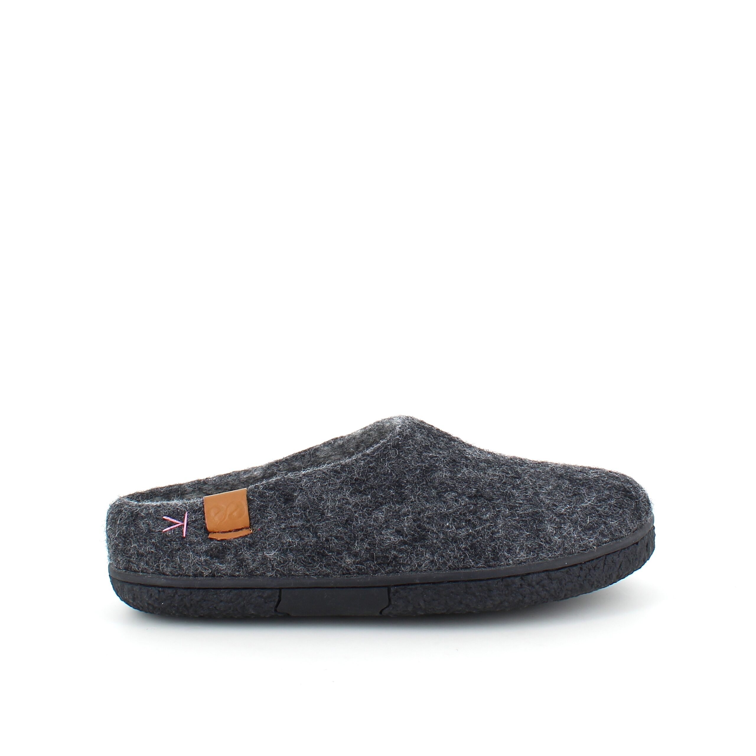 Lav mørk grå tøffel i ull med sklisikre såler fra Green Comfort