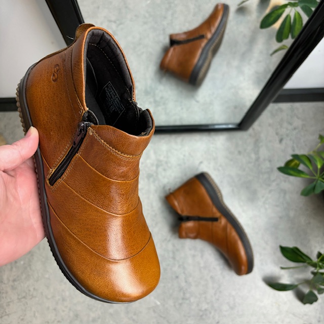 Kort brun Green Comfort skinnstøvel med bred passform