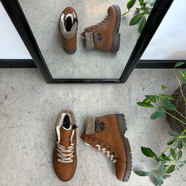 Brun Rieker vinterstøvel med både snøring og glidelås