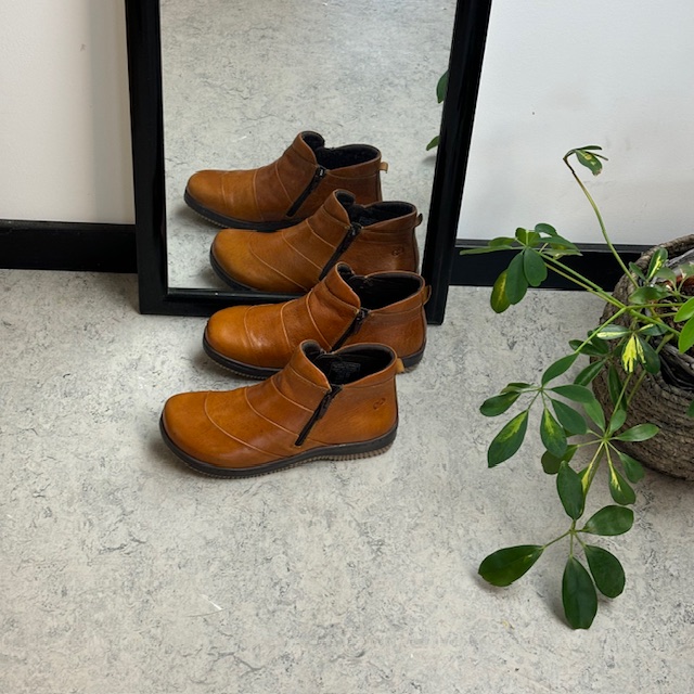 Kort brun Green Comfort skinnstøvel med bred passform