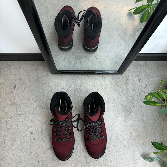 Vinrød Rieker vinterstøvel med god svangstøtte