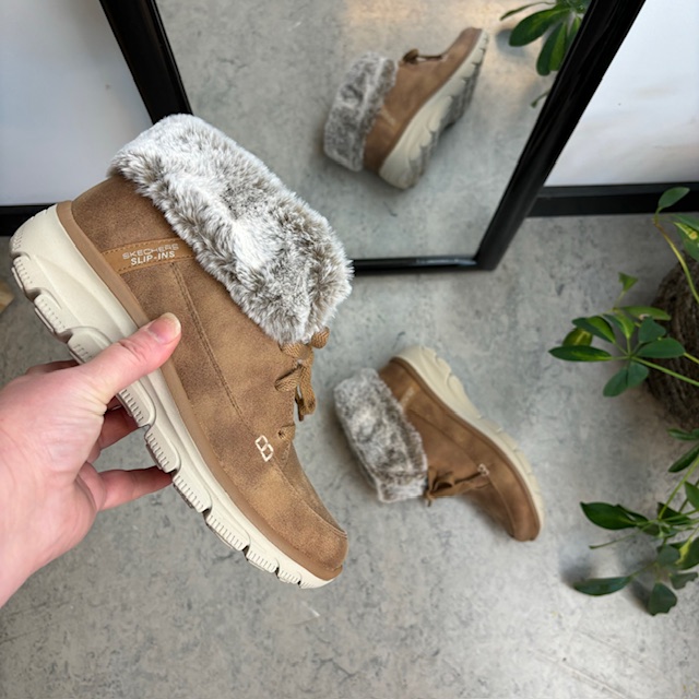 Skechers slip-in vinterstøvel med lett fôr