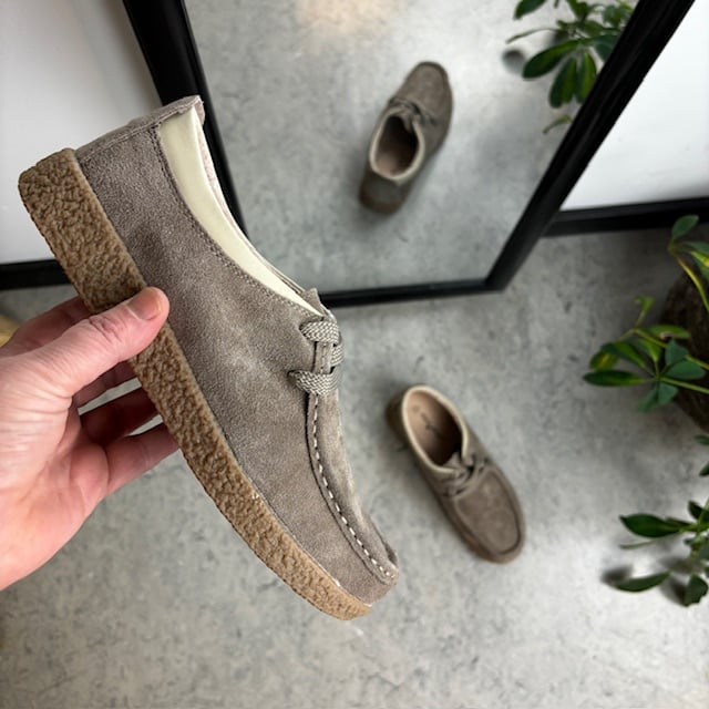 Beige semsket sko med rågummisåle