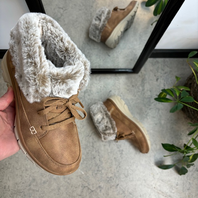 Skechers slip-in vinterstøvel med lett fôr