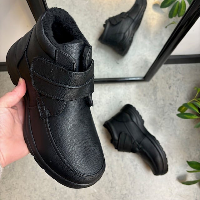 Herre vinterstøvel med borrelås og bred åpning