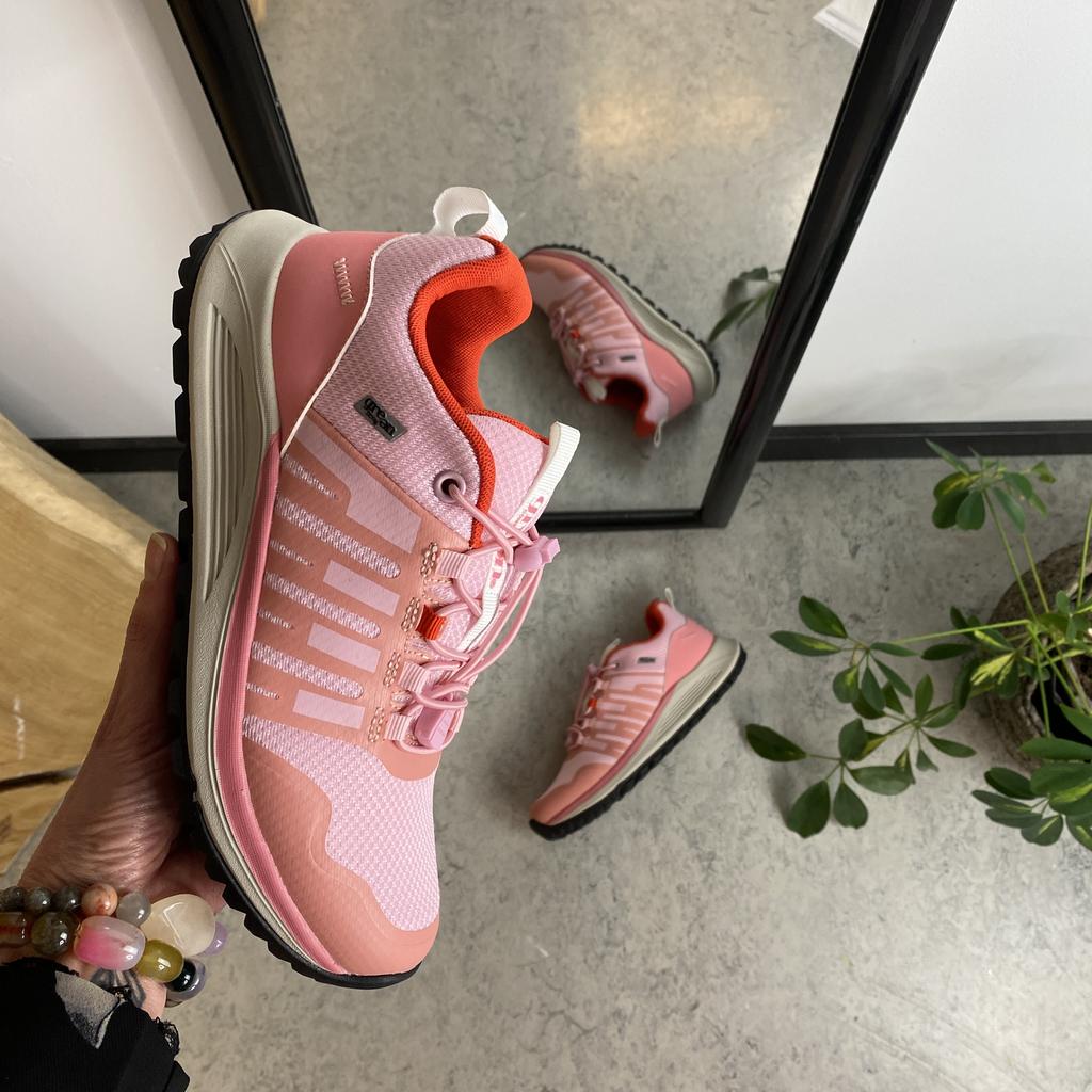 Vanntett, rosa lettvektssko fra Green Comfort med god svangstøtte.