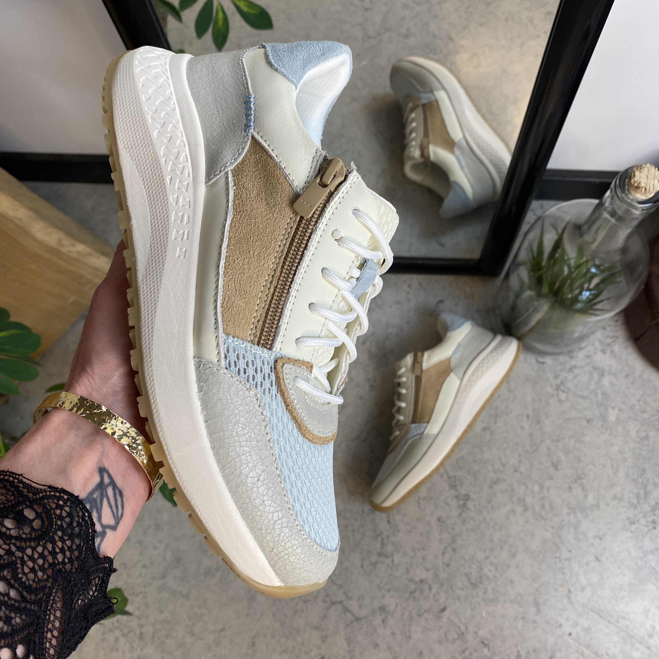 Lyseblå Green Comfort sko med god bredde og dobbelt åpning