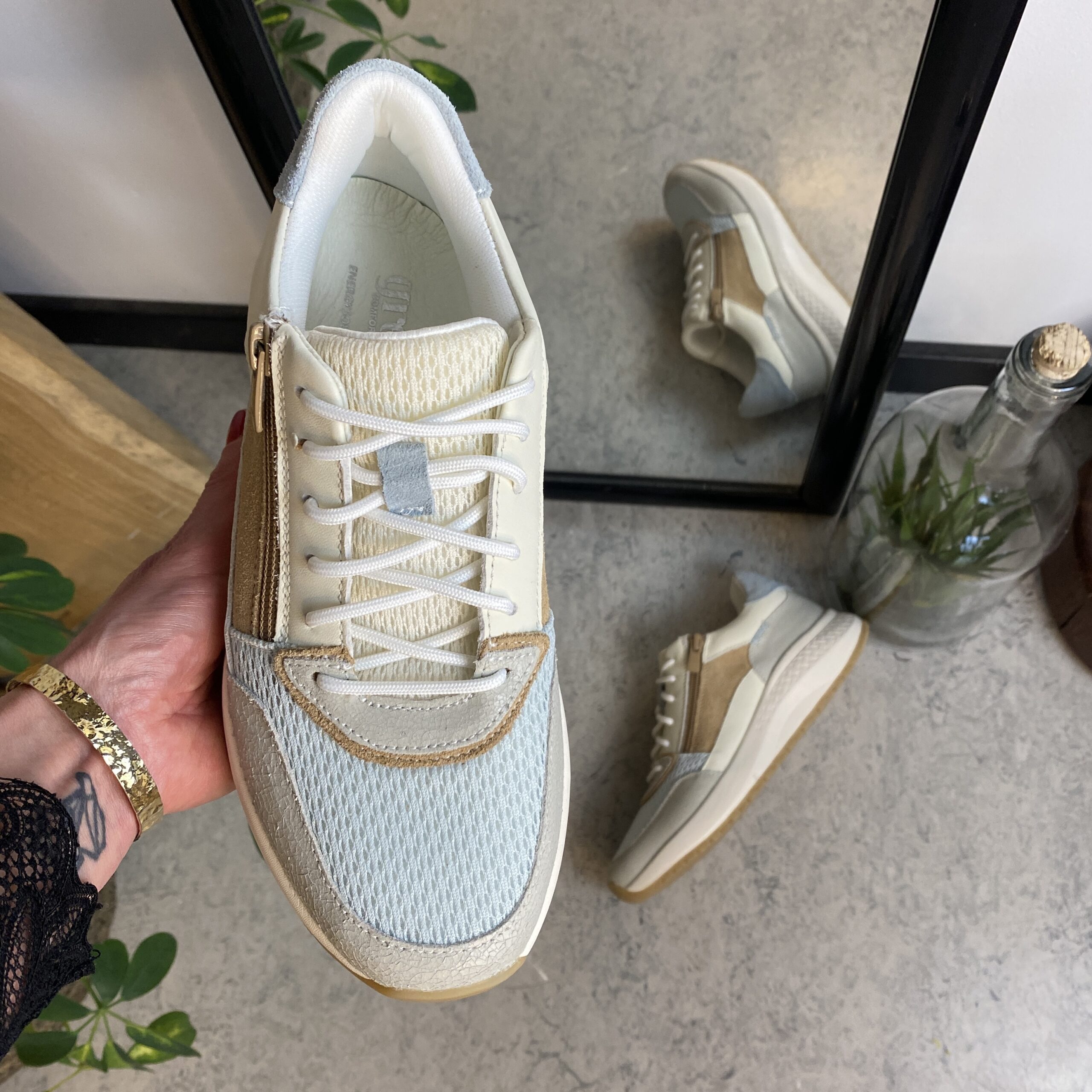 Lyseblå Green Comfort sko med god bredde og dobbelt åpning