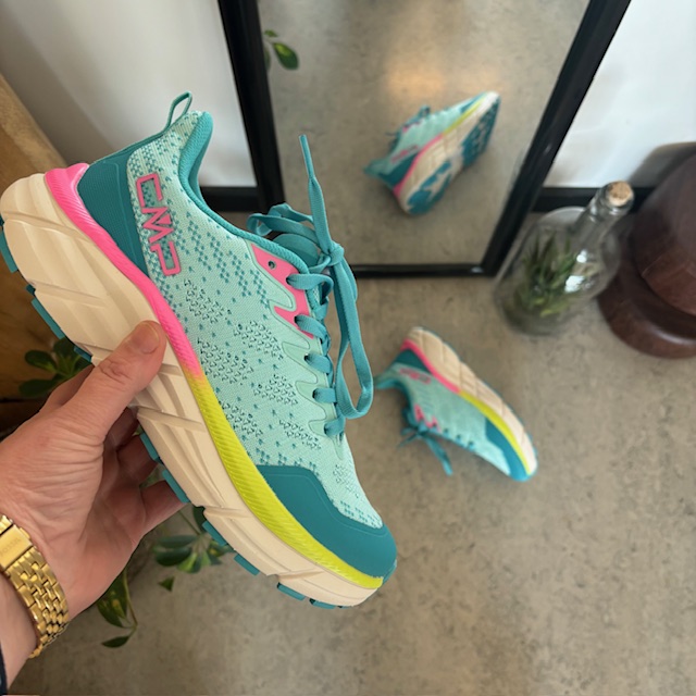 Turkis CMP sko med svangstøtte og sklisikker såle