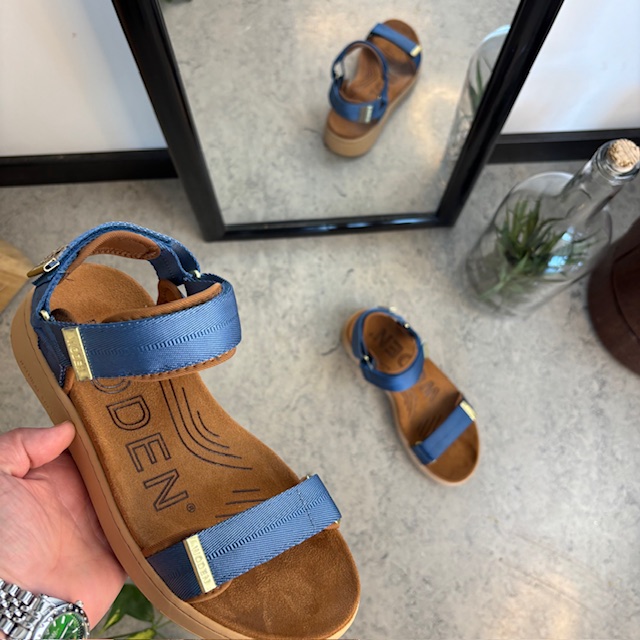 Smart blå sandal fra Woden