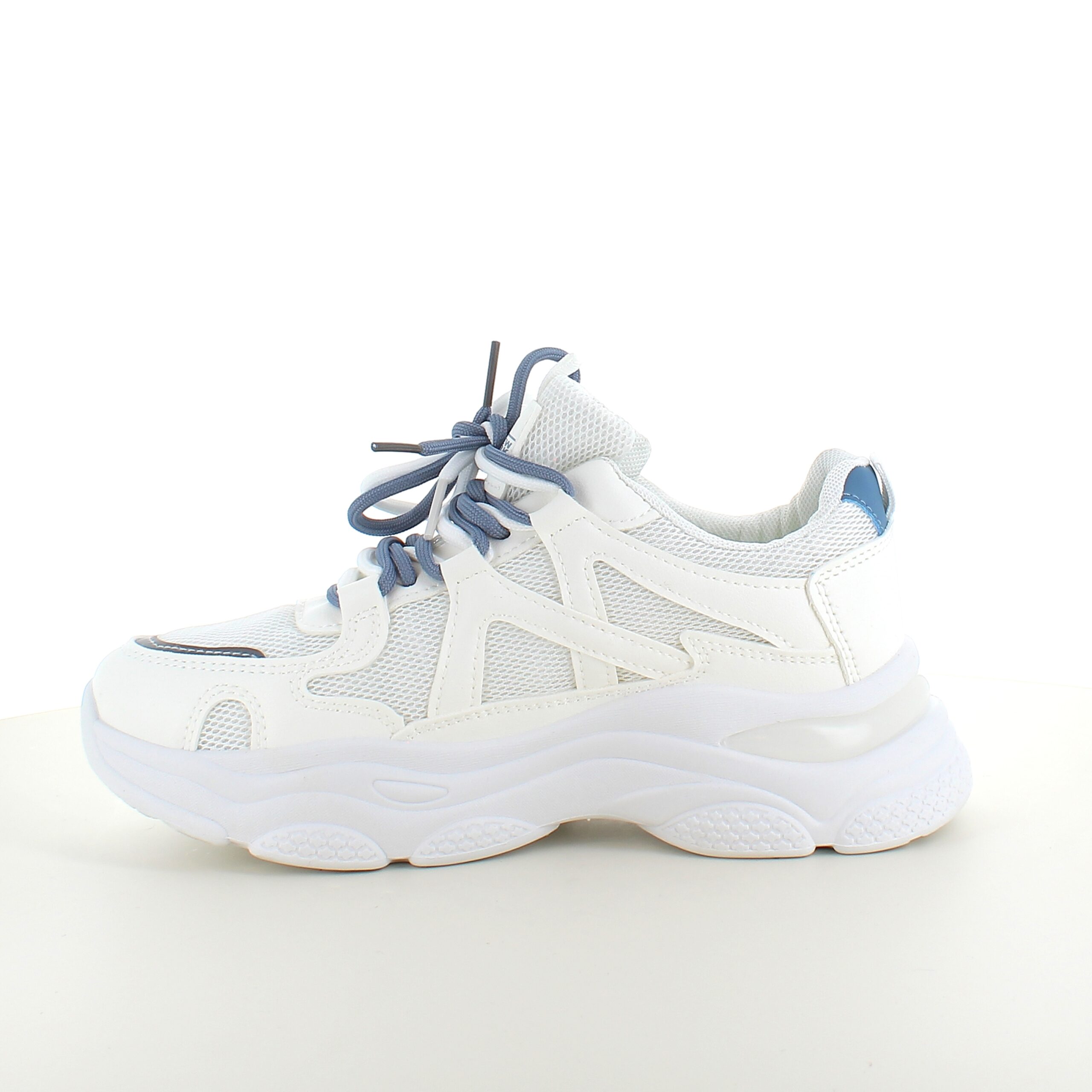Hvite sportssko med ekstra hælstøtdemping