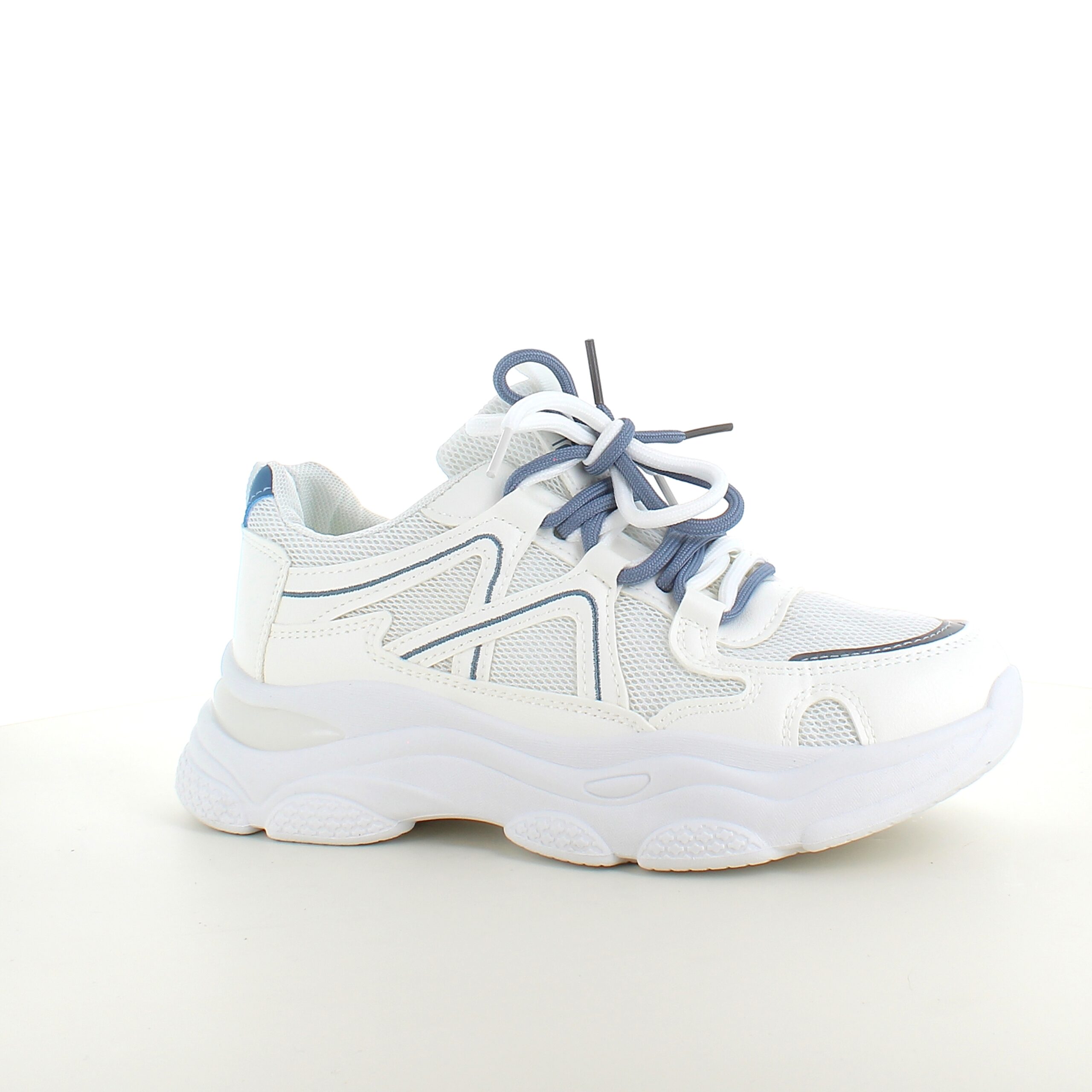 Hvite sportssko med ekstra hælstøtdemping