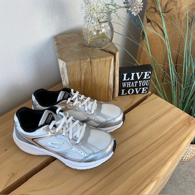 Pustende Skechers GoRun sko