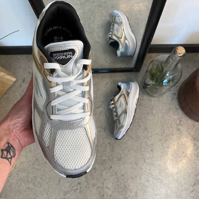 Pustende Skechers GoRun sko