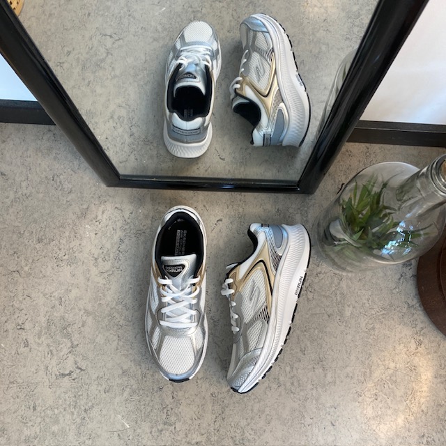 Pustende Skechers GoRun sko
