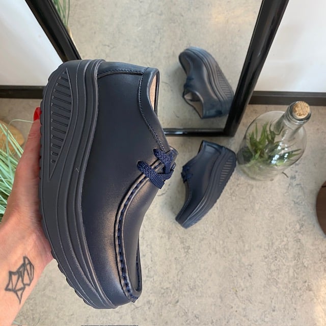 Marinefargede skinnsko med rullsko og svangstøtte