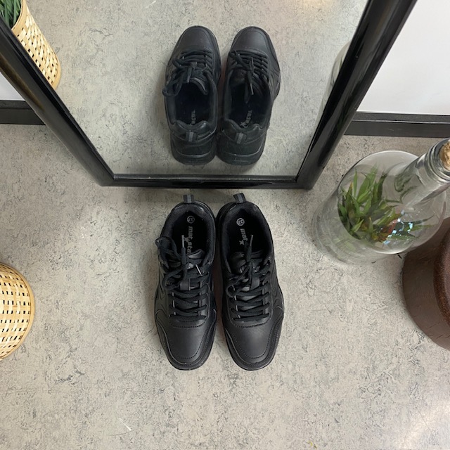 Svarte joggesko med svangstøtte