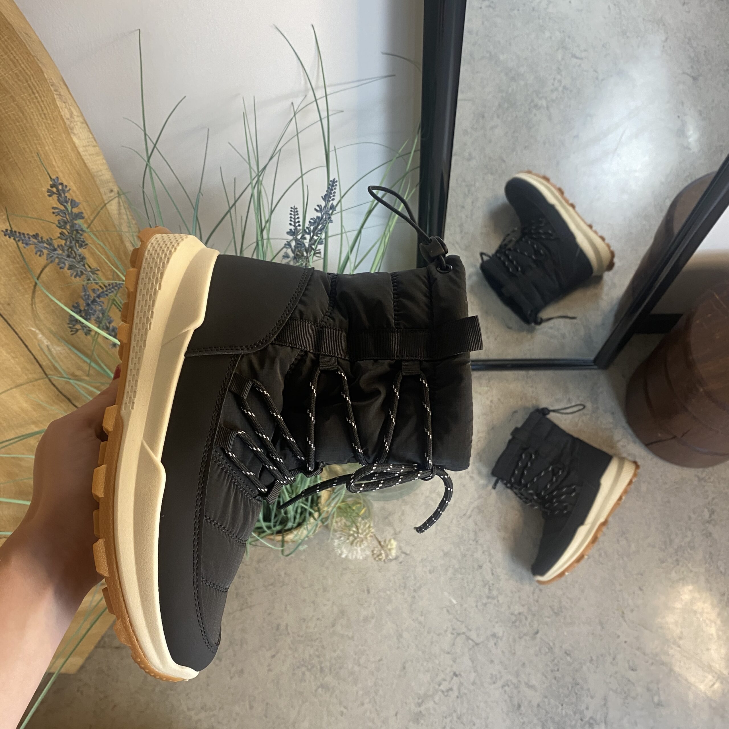 Svart vinterstøvel med deilig mykt fôr