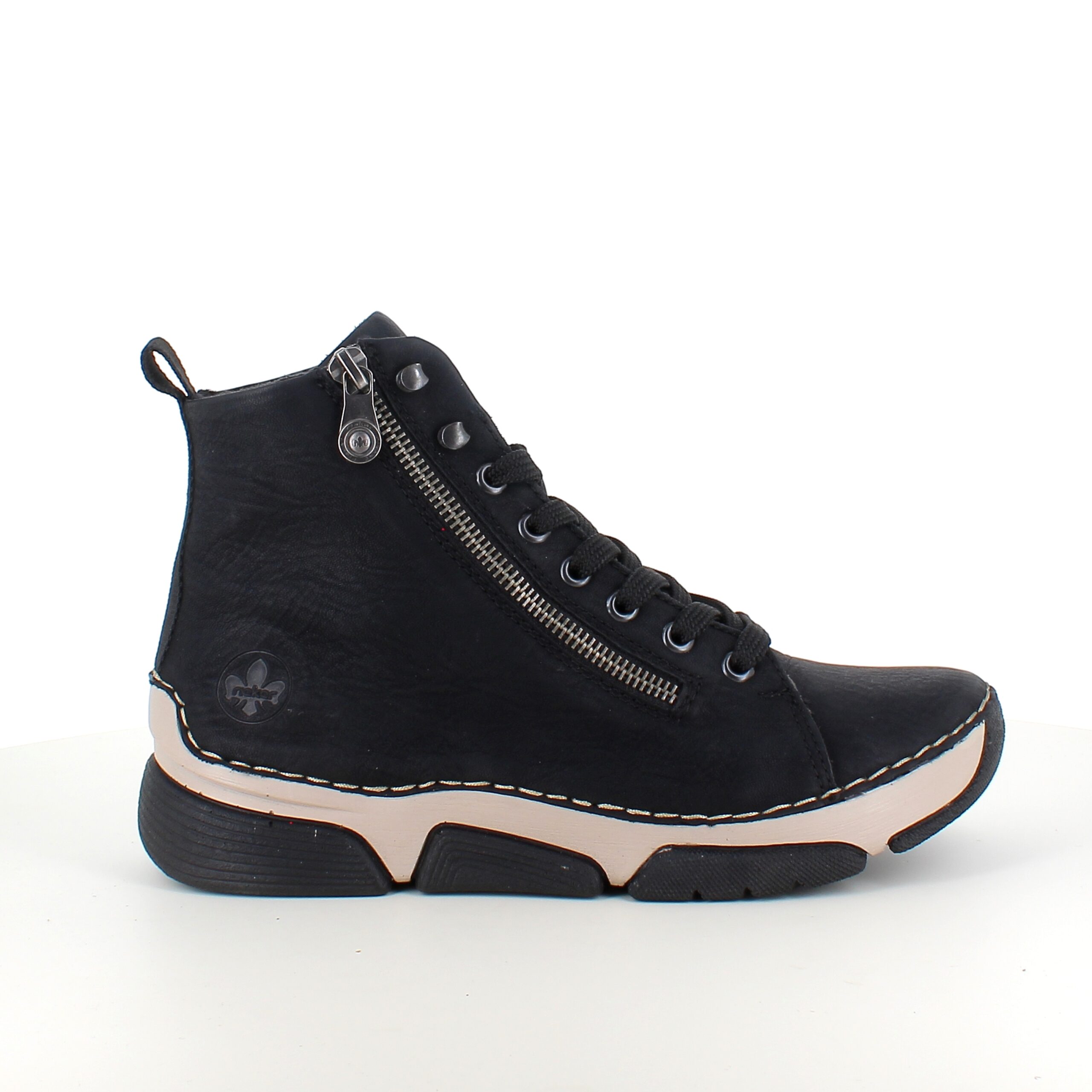 Svart Rieker støvel med god støtabsorbering