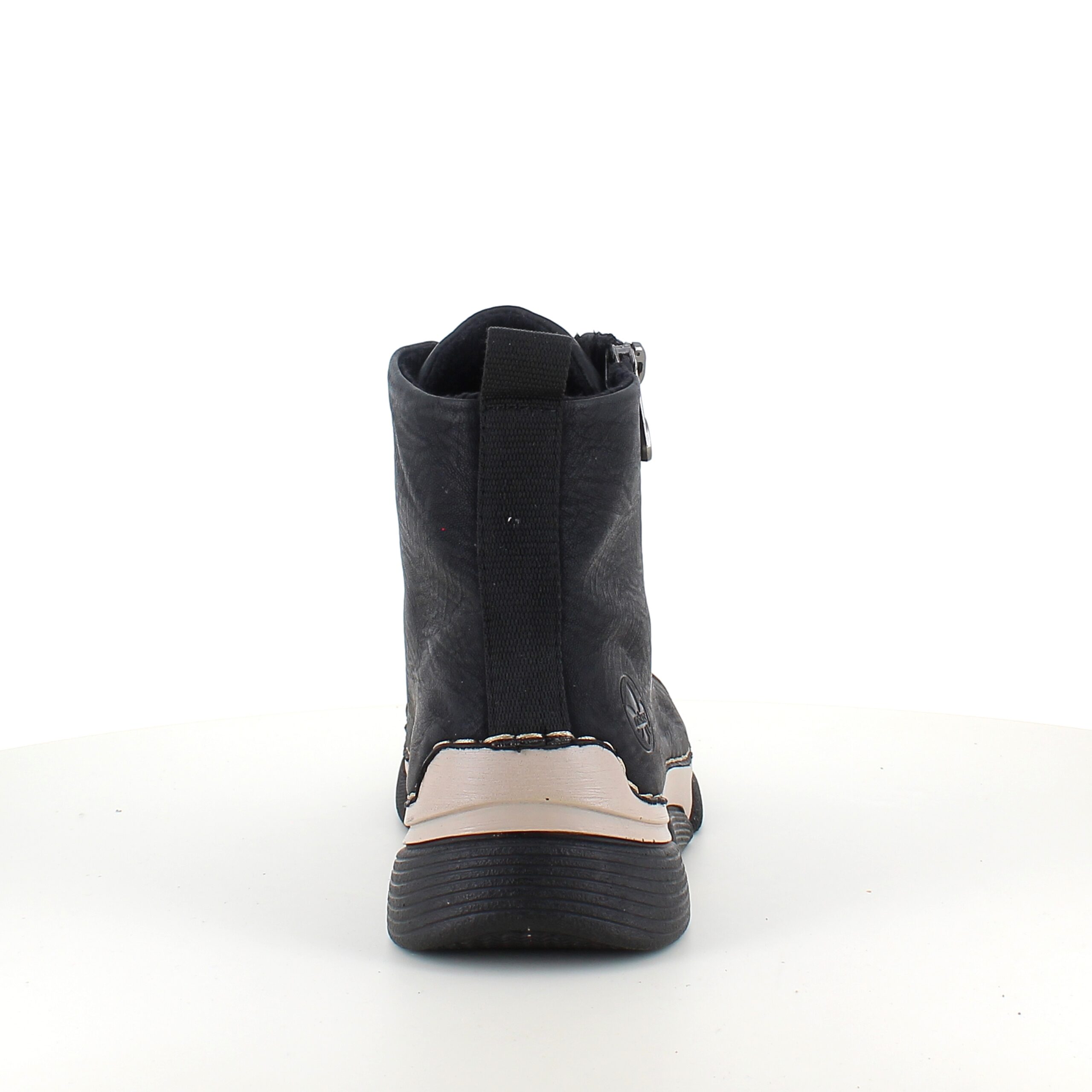 Svart Rieker støvel med god støtabsorbering