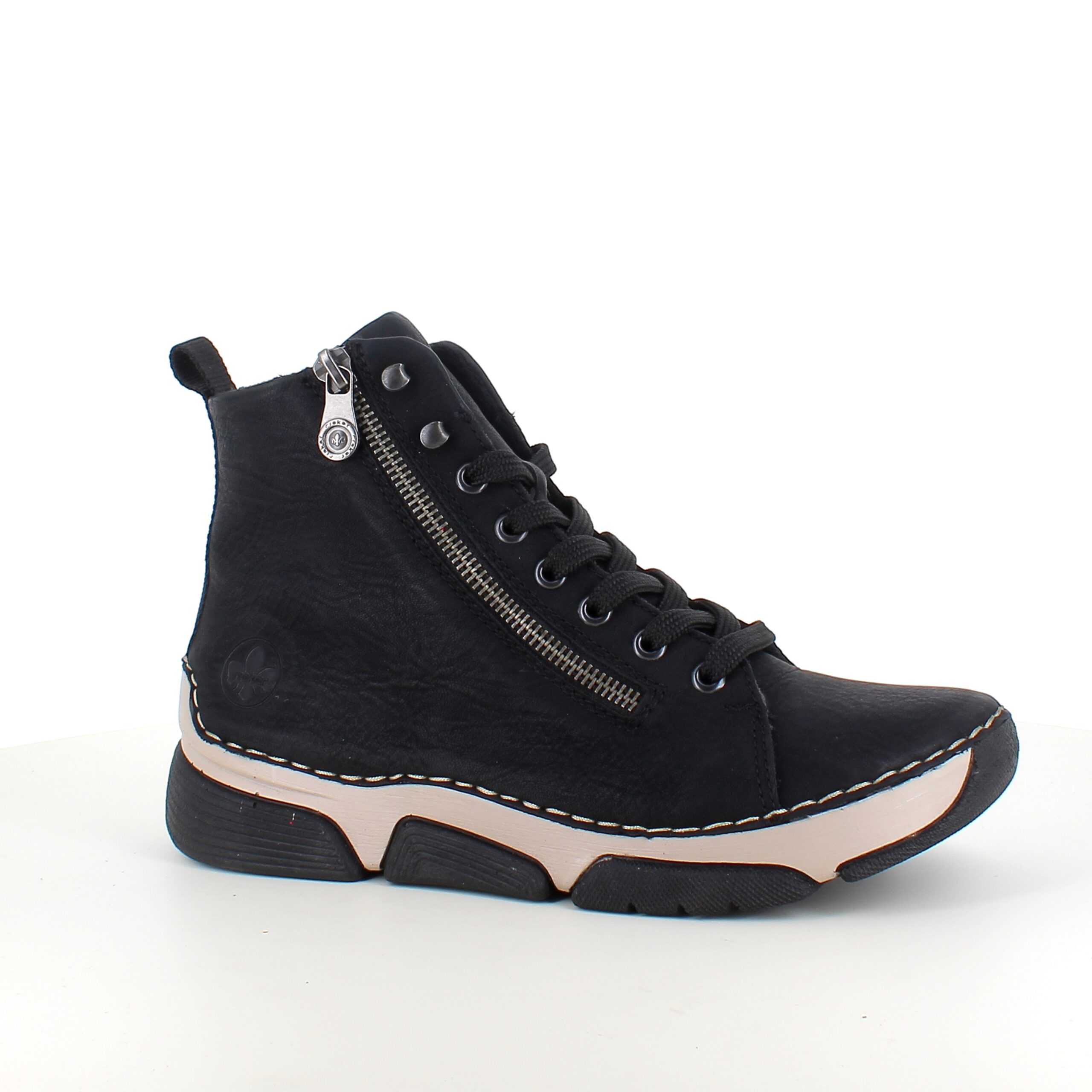 Svart Rieker støvel med god støtabsorbering