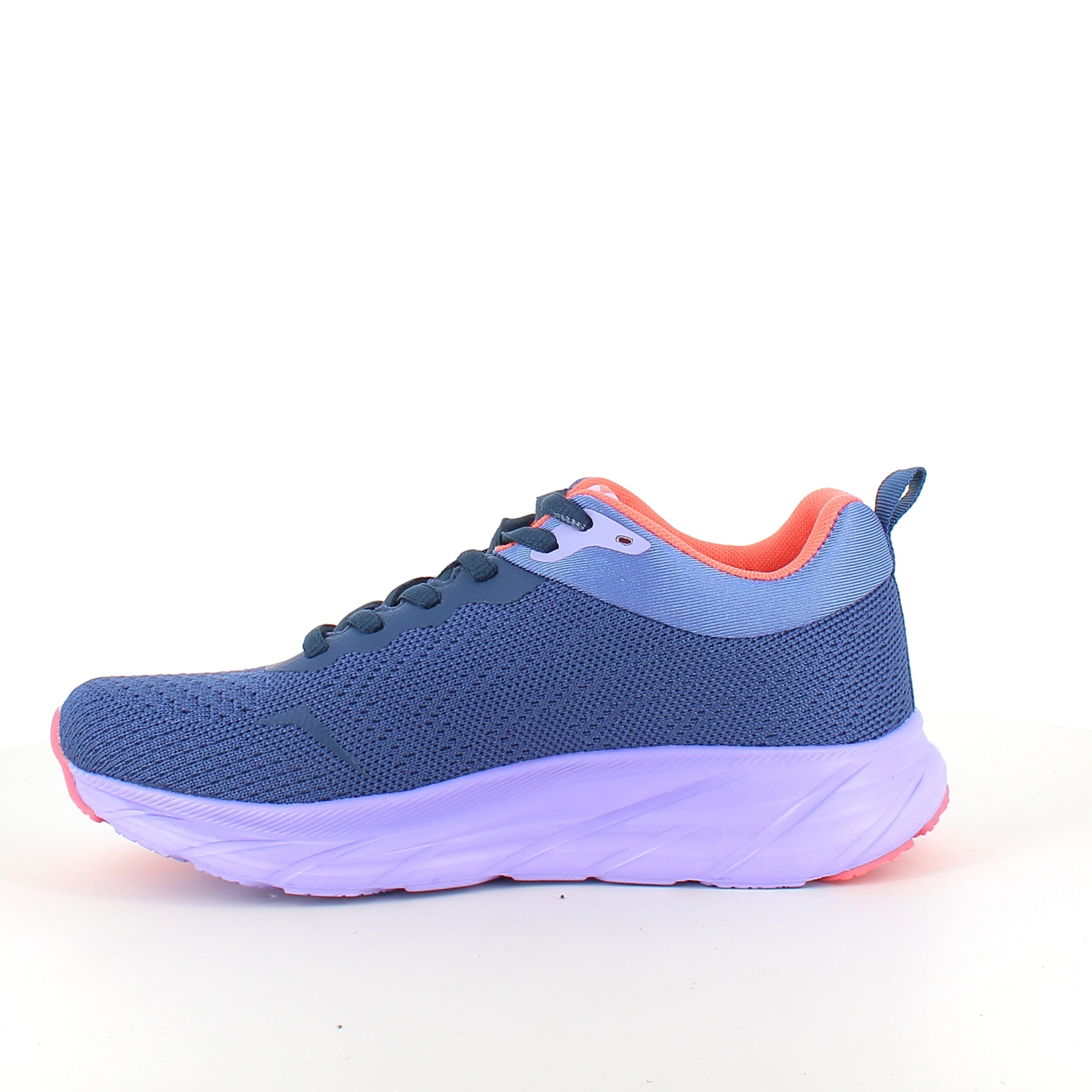 Lette sko i marineblå med støtabsorberende såle