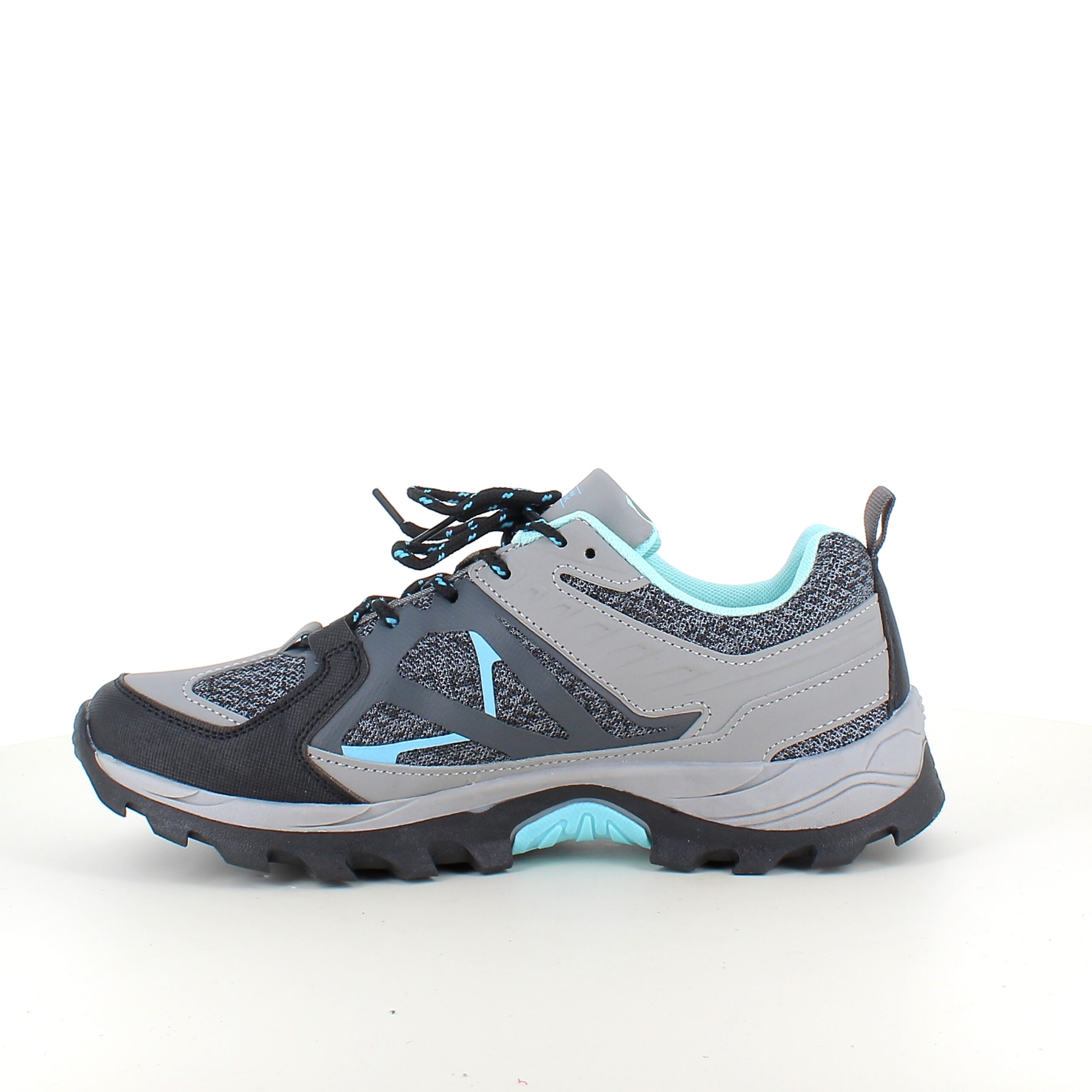 Funksjonell vandresko i grå med pustende mesh og støtdempende såle