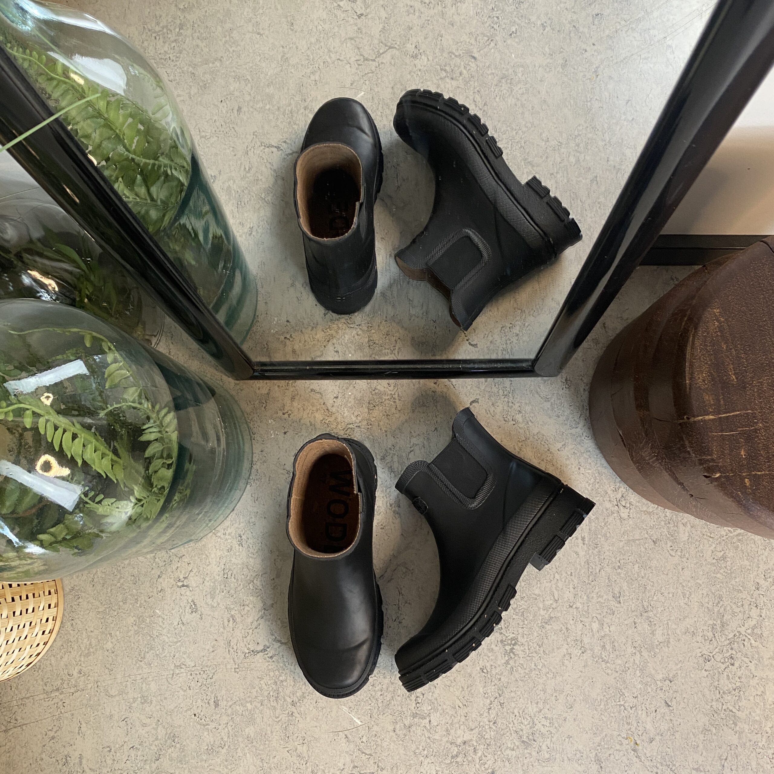 Klassisk svart Woden gummistøvel med kort skaft