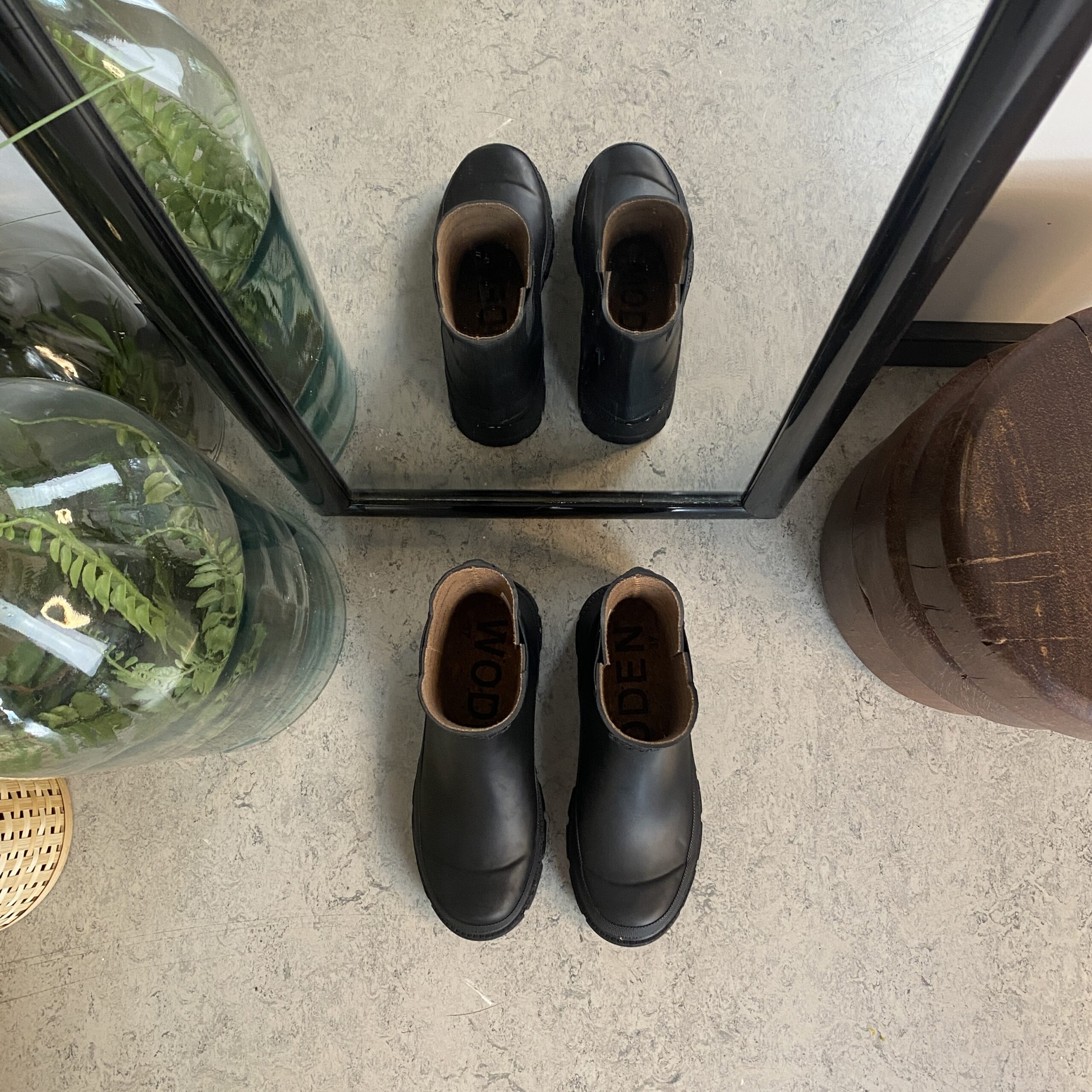 Klassisk svart Woden gummistøvel med kort skaft