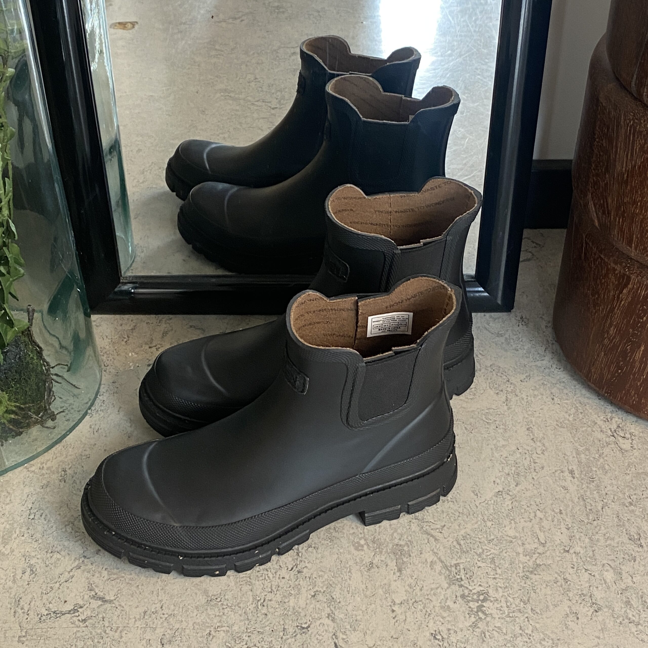 Klassisk svart Woden gummistøvel med kort skaft