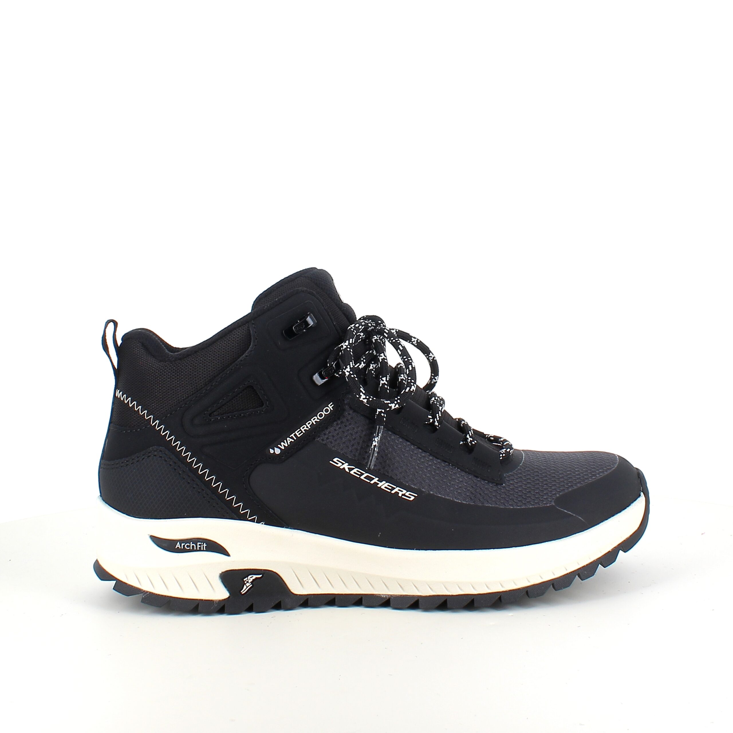 Vanntett støvel fra Skechers med god støtte for fotsålen