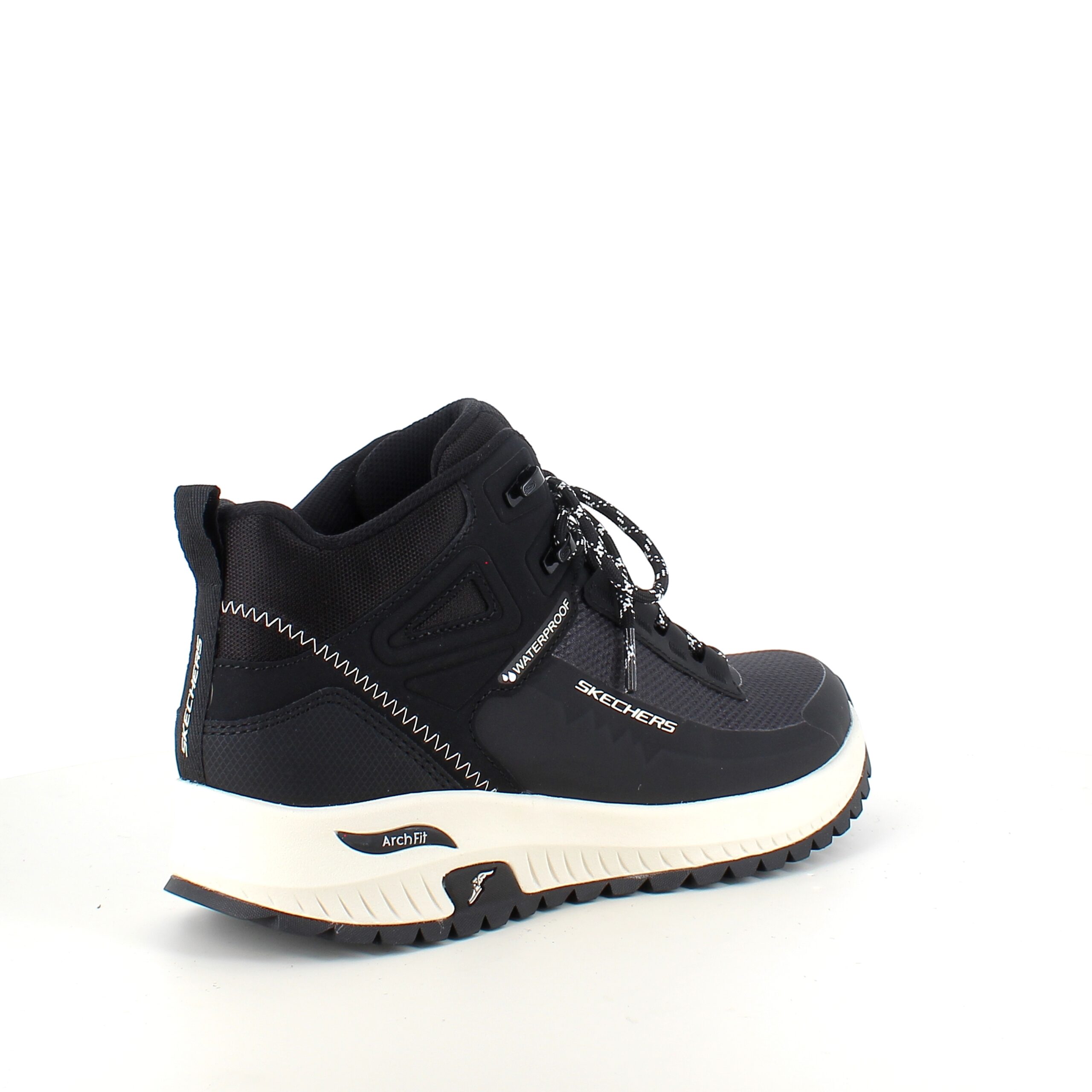 Vanntett støvel fra Skechers med god støtte for fotsålen