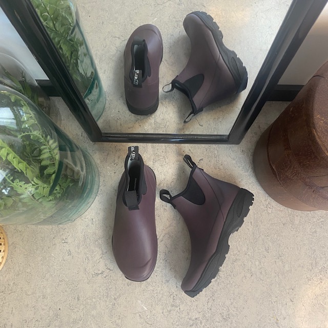 Mørkelilla gummistøvel med svangstøtte fra Green Comfort.