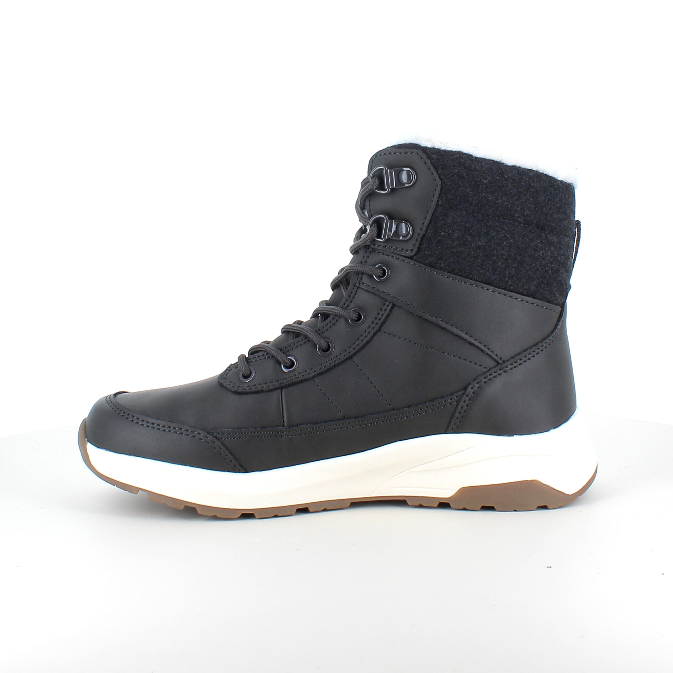 Vanntett, sort vinterstøvel med fleecefôr