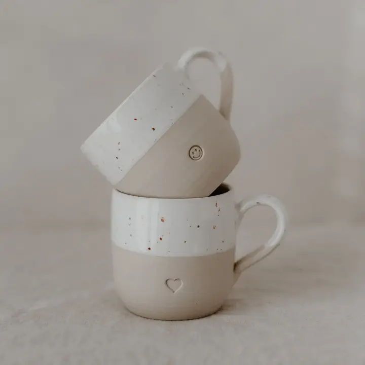 Håndlaget keramikkkopp med hjerte – stilig og koselig kaffekopp